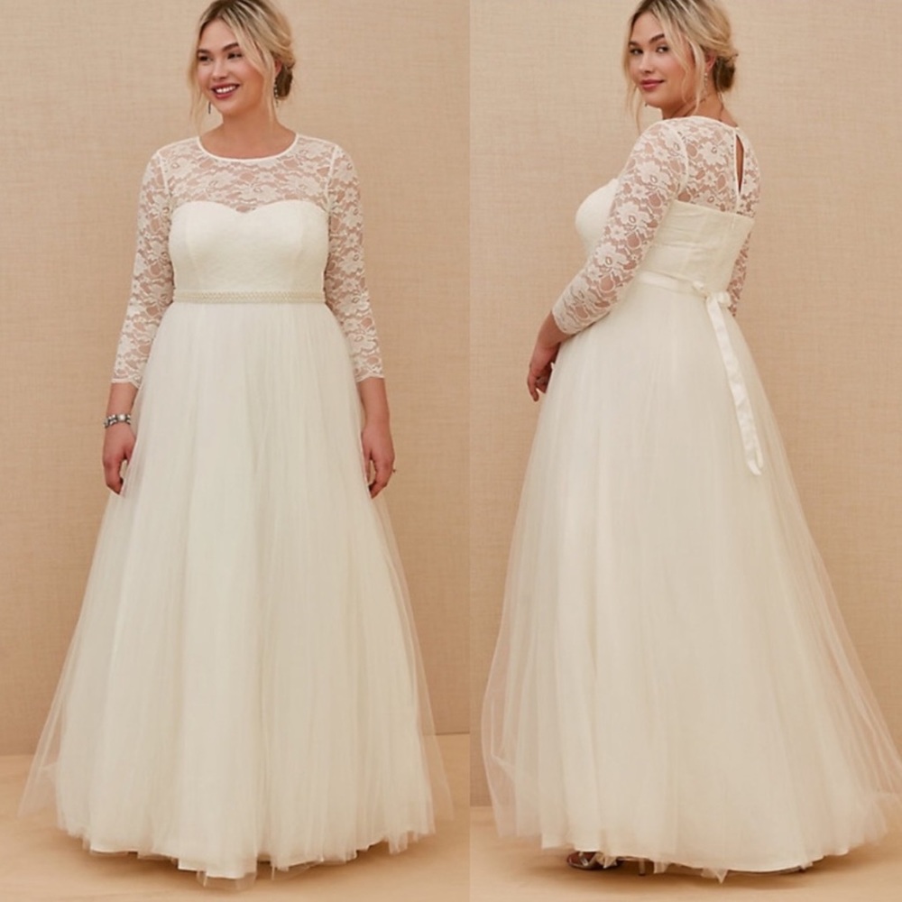NWT Torrid Ivory Lace & Tulle Beaded Sash A-Line Wedding Dress